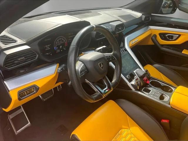 2021 Lamborghini Urus Standard