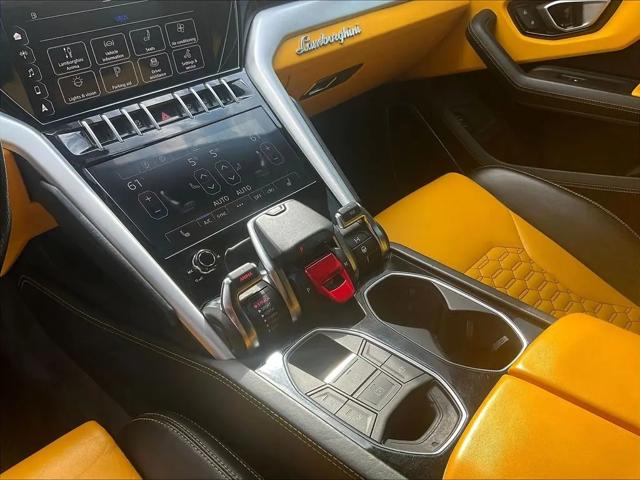 2021 Lamborghini Urus Standard