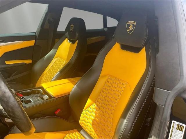 2021 Lamborghini Urus Standard