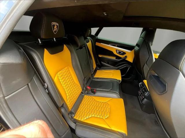 2021 Lamborghini Urus Standard