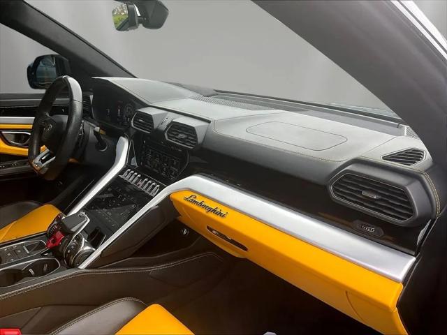 2021 Lamborghini Urus Standard