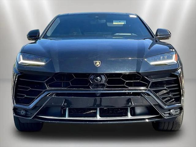 2021 Lamborghini Urus Standard