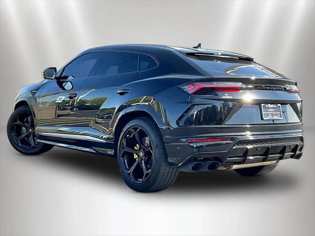 2021 Lamborghini Urus Standard
