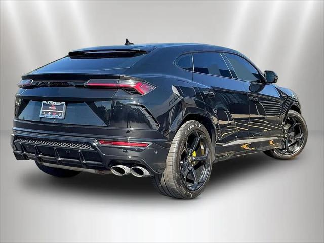 2021 Lamborghini Urus Standard