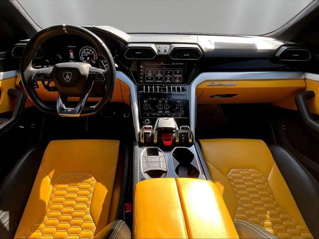 2021 Lamborghini Urus Standard