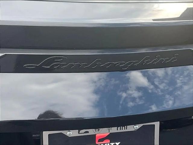 2021 Lamborghini Urus Standard