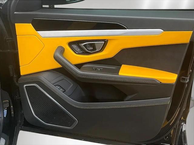 2021 Lamborghini Urus Standard