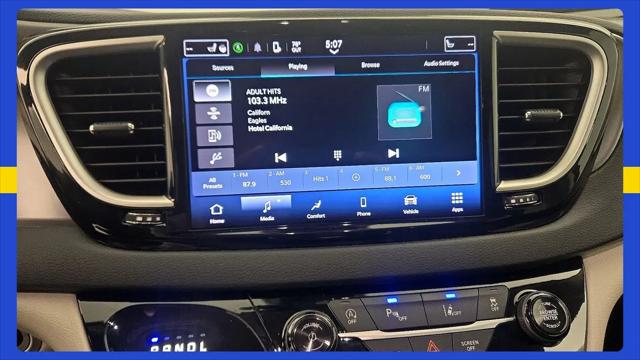 2023 Chrysler Pacifica Touring L