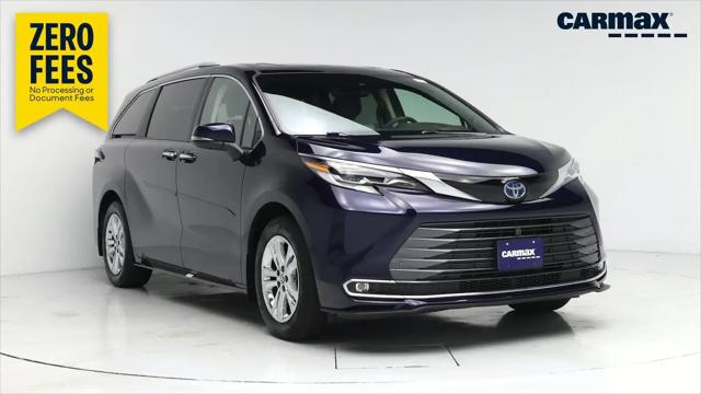 2023 Toyota Sienna Platinum for sale in Schaumburg, IL