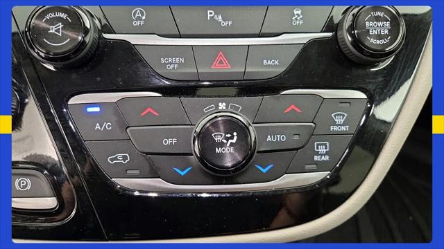 2017 Chrysler Pacifica Touring-L