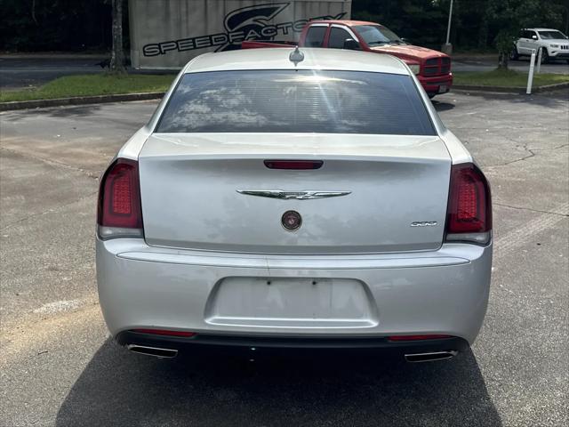 2019 Chrysler 300 Touring