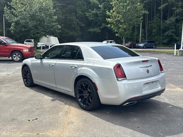 2019 Chrysler 300 Touring
