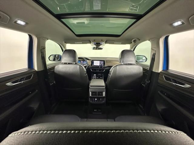 2025 Volkswagen Atlas 2.0T SEL Premium R-Line