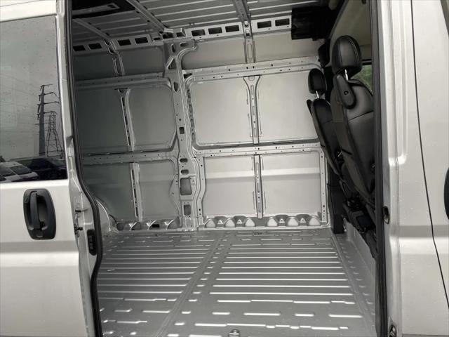 2025 Ram ProMaster Cargo Van SLT+ High Roof 159 WB EXT