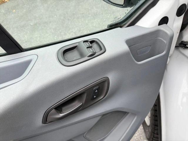 2018 Ford Transit w/Sliding Side Door w/RWB