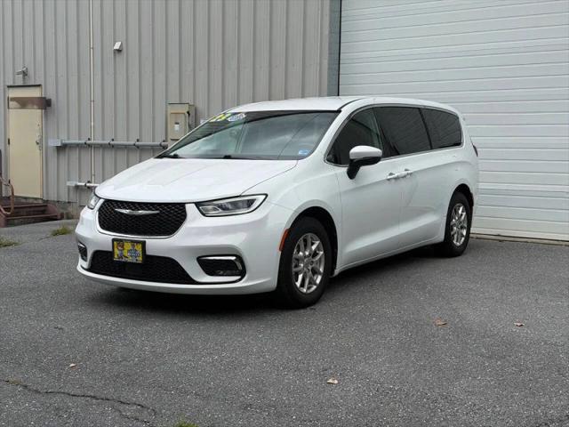 2023 Chrysler Pacifica Touring L for sale in Harrisonburg, VA