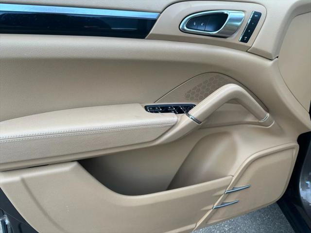 2014 Porsche Cayenne Base