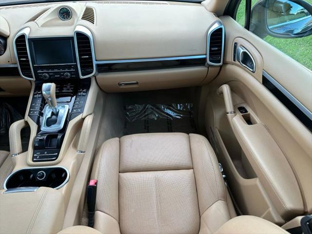 2014 Porsche Cayenne Base