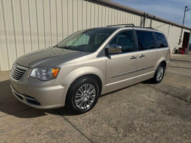 2013 Chrysler Town & Country Touring-L for sale in Lawrenceville, VA