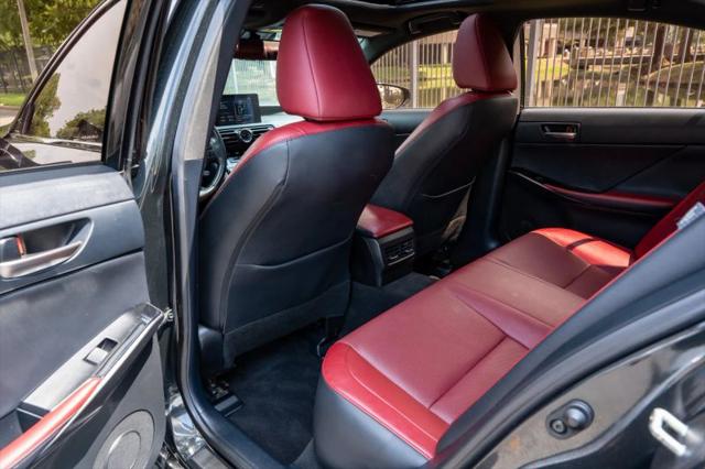 2023 Lexus IS 300 300