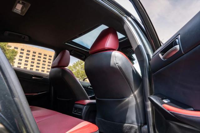 2023 Lexus IS 300 300