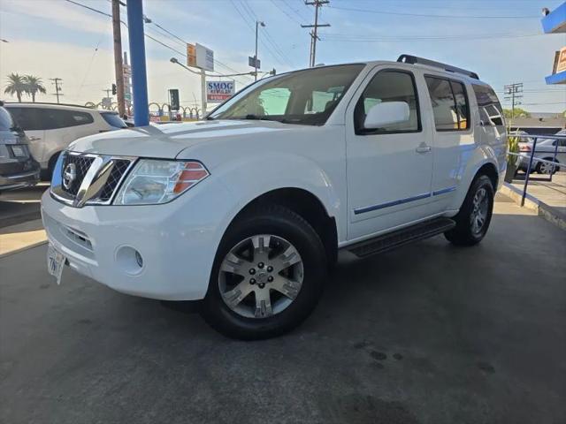 2011 Nissan Pathfinder Silver for sale in Los Angeles, CA