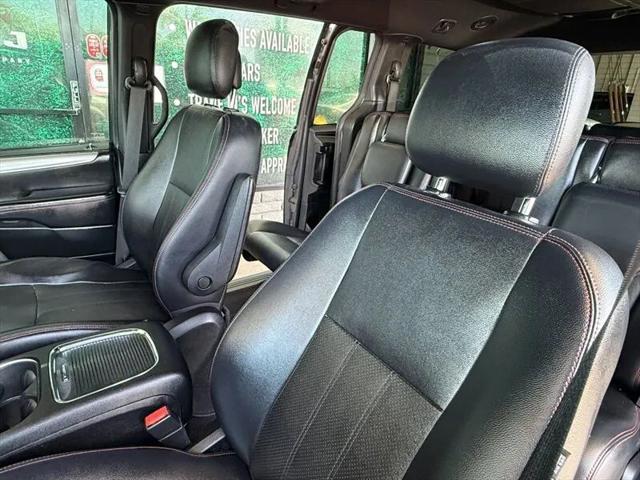 2012 Dodge Grand Caravan R/T