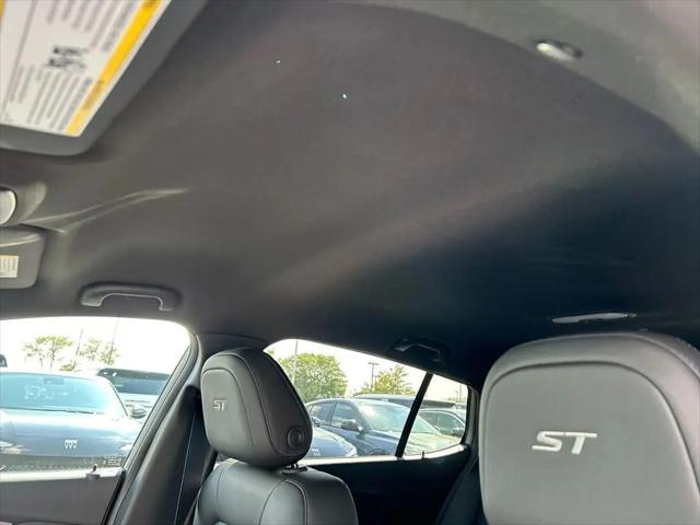 2026 Buick NV Sport Touring FWD