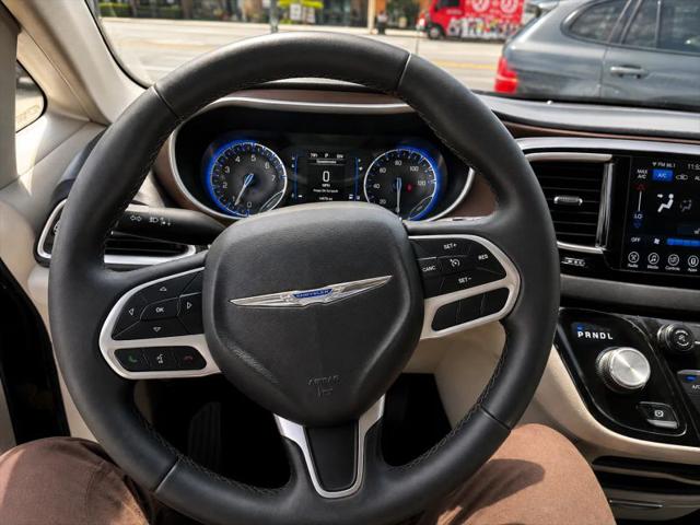 2017 Chrysler Pacifica Touring-L