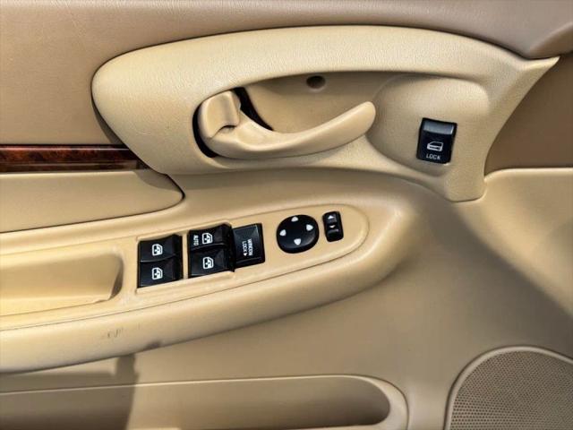 2000 Chevrolet Impala Base