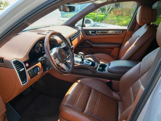 2023 Porsche Cayenne Platinum Edition