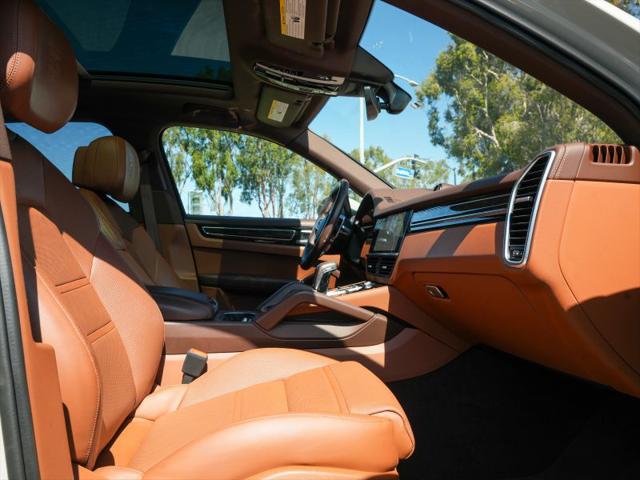 2023 Porsche Cayenne Platinum Edition