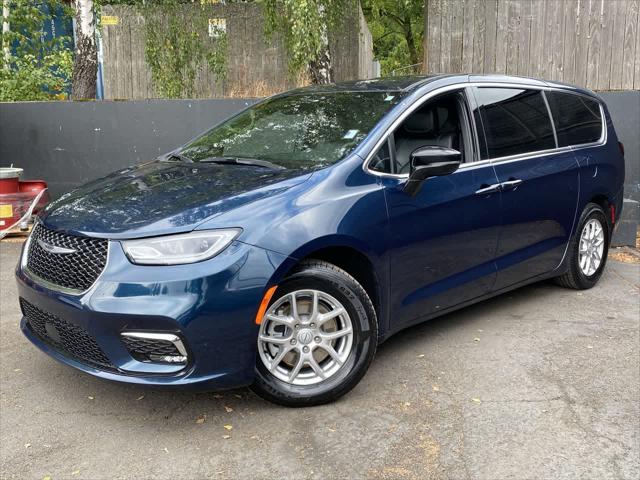 2025 Chrysler Pacifica Select for sale in Portland, OR