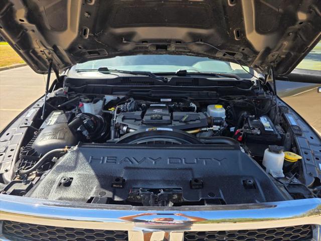 2018 Ram 3500 SLT Crew Cab 4x4 8 Box
