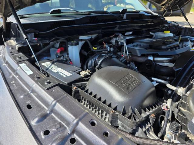 2018 Ram 3500 SLT Crew Cab 4x4 8 Box