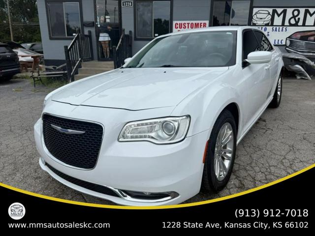 2019 Chrysler 300 Touring for sale in Kansas City, KS