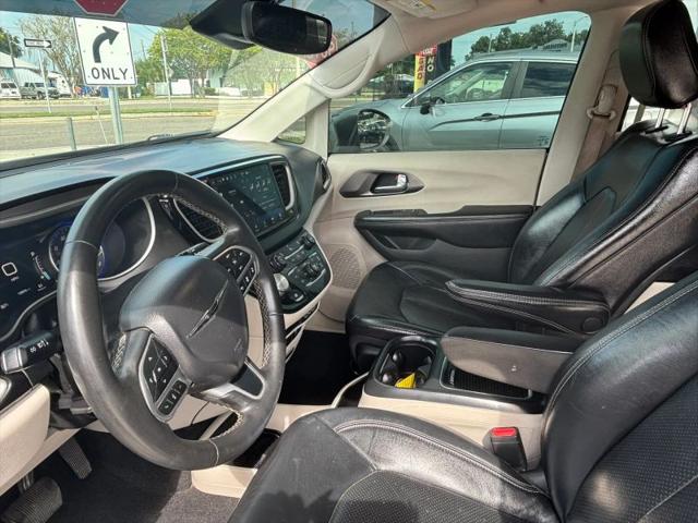 2022 Chrysler Pacifica Touring L