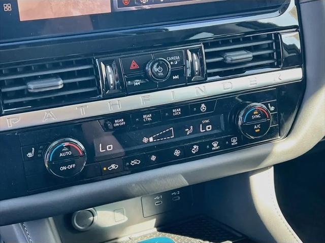 2026 Nissan Pathfinder SL