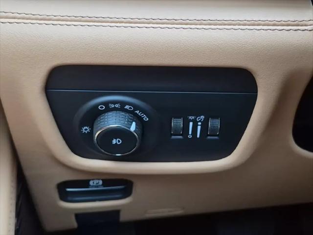 2027 Jeep Grand Cherokee Summit