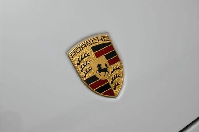 2021 Porsche 911 Carrera