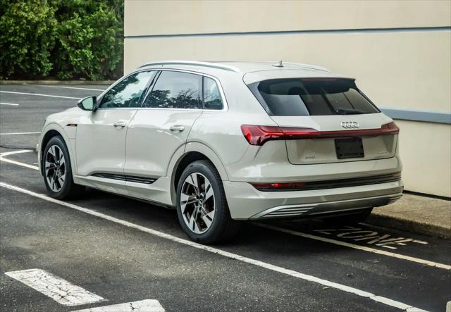 2022 Audi e-tron Premium