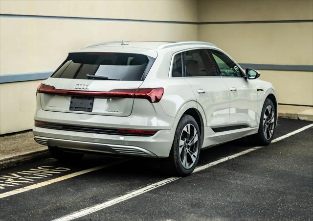 2022 Audi e-tron Premium