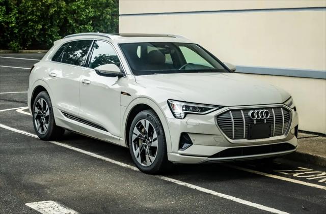 2022 Audi e-tron Premium