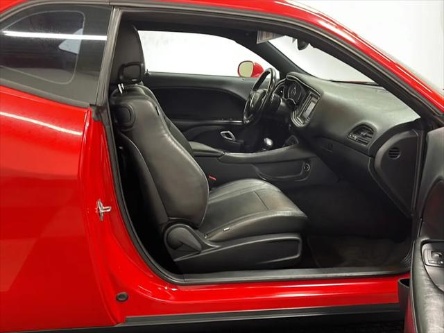 2015 Dodge Challenger SXT