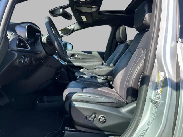 2026 Chrysler Pacifica Select AWD