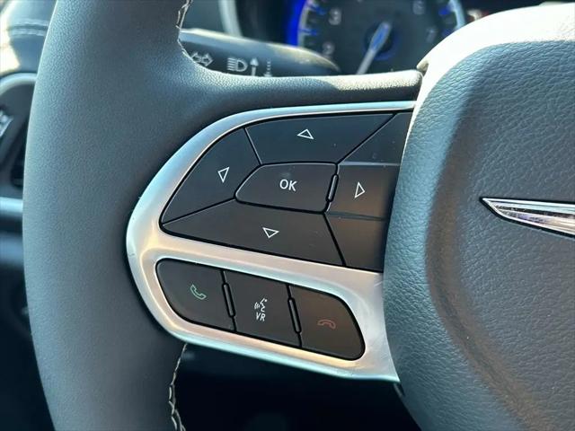 2026 Chrysler Pacifica Select AWD