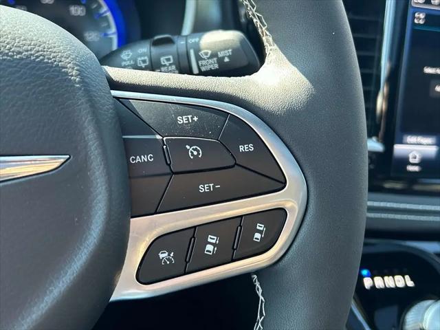 2026 Chrysler Pacifica Select AWD
