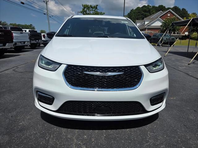 2024 Chrysler Pacifica Touring