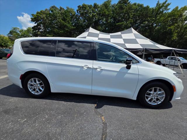 2024 Chrysler Pacifica Touring