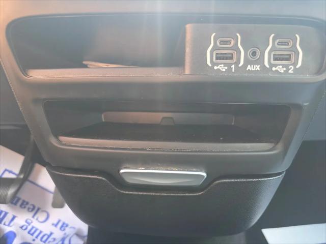 2024 Chrysler Pacifica Touring